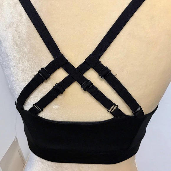 Fabletics NWT Performance Sports Bra Women S - Picture 5 of 8